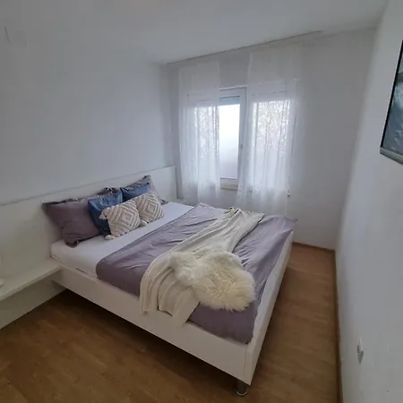 App Mira Apartament *